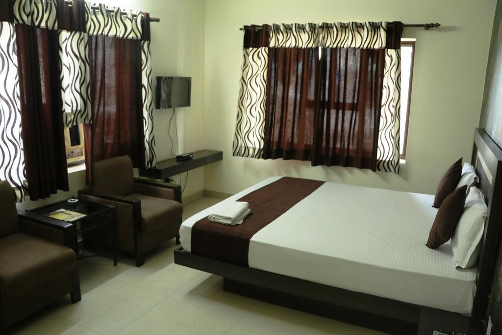 Hotel Vaishnavi Jaipur Ngoại thất bức ảnh