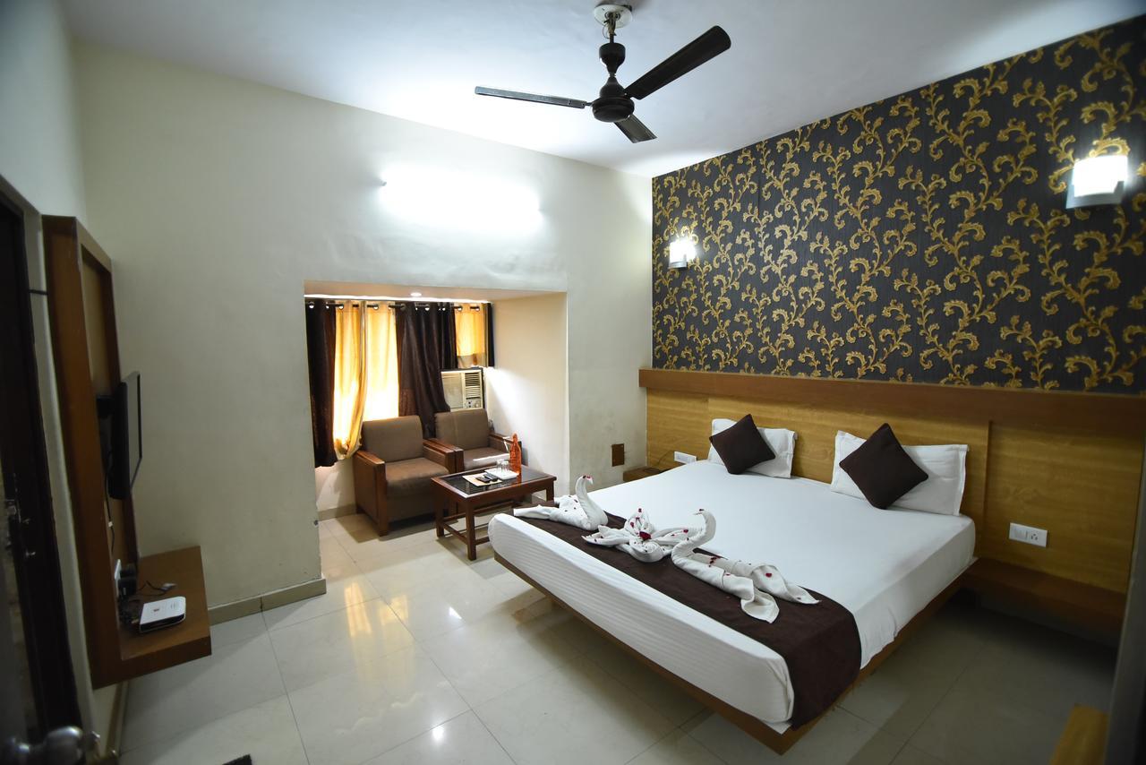Hotel Vaishnavi Jaipur Ngoại thất bức ảnh