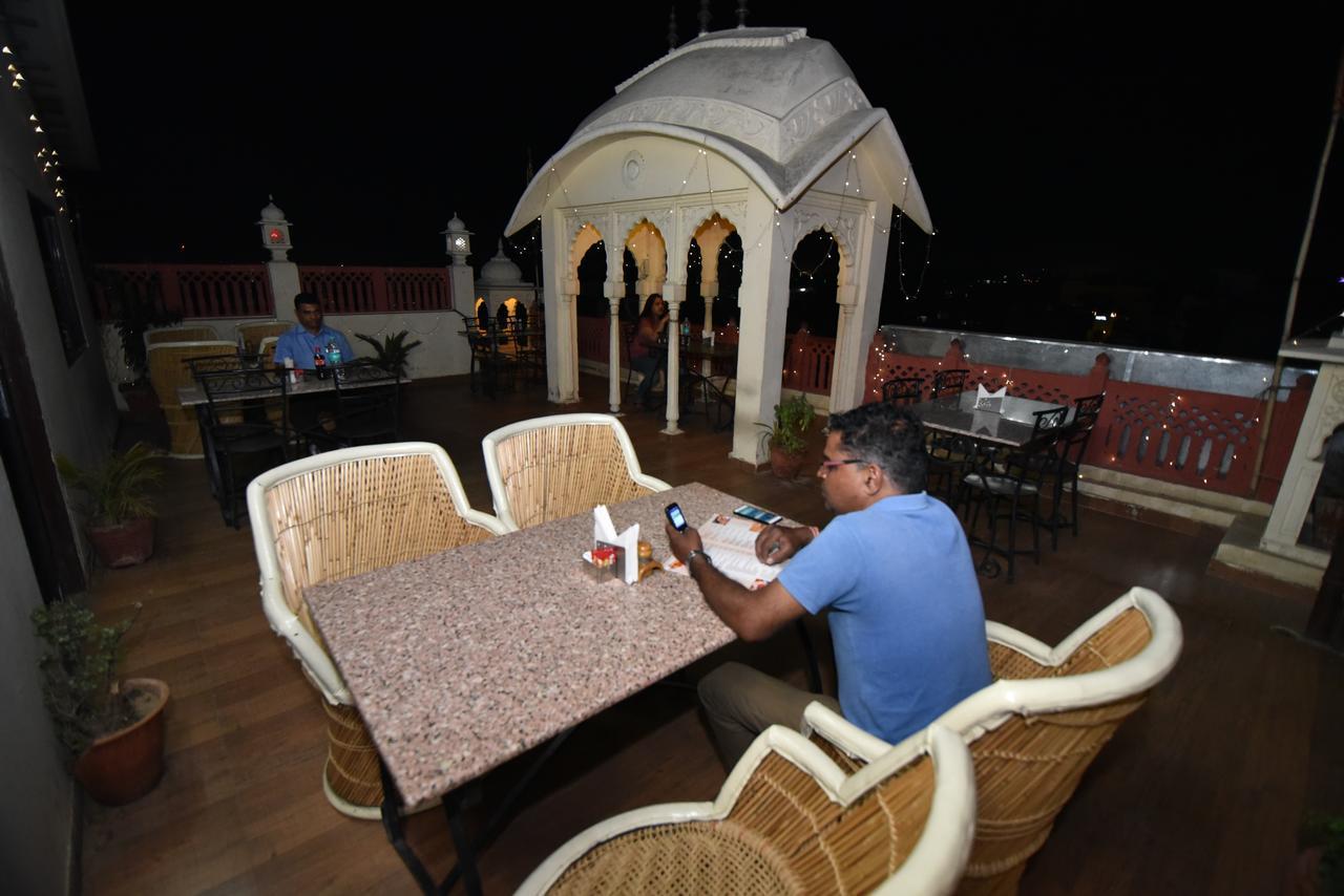 Hotel Vaishnavi Jaipur Ngoại thất bức ảnh