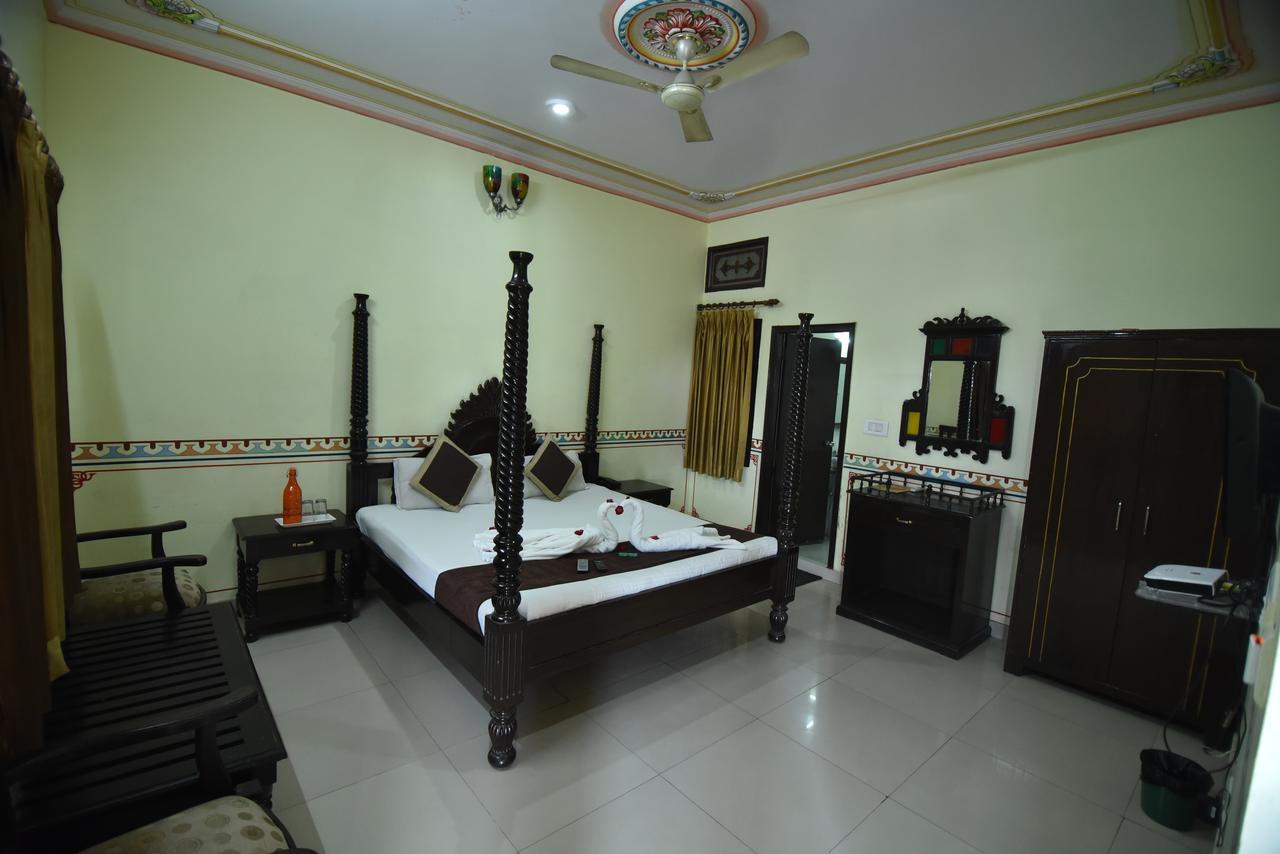 Hotel Vaishnavi Jaipur Ngoại thất bức ảnh