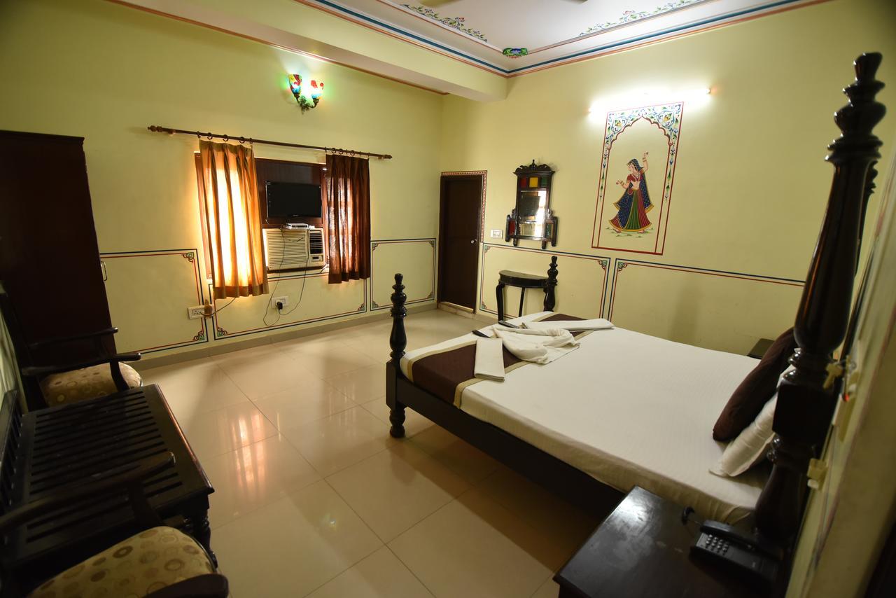 Hotel Vaishnavi Jaipur Ngoại thất bức ảnh